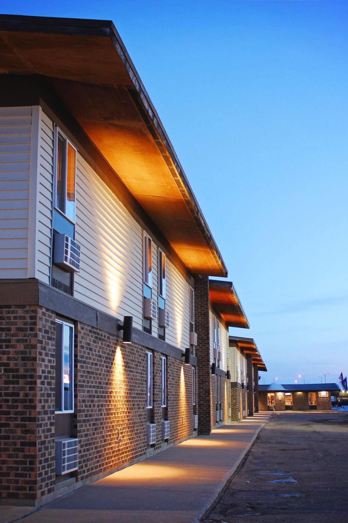 Sunlac Inn Devils Lake Extérieur photo